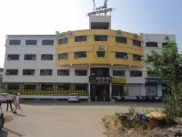 Hotel Dhruv Palace فنادق في تريمباك