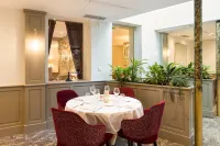 Logis - Hôtel & Restaurant du Tribunal Hotels in Mortagne-au-Perche
