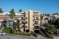 Oceanfront in la Jolla Steps to Beach Shops Dining Dawn Patrol by AvantStay