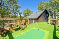 Zenfulcove Hotels in Bastrop County