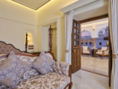 SADAR MANZIL HERITAGE BY ATMOSPHERE Hotels near Taj-ul-Masjid