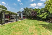 The Urban Sanctuary Boutique Hotel & Retreat