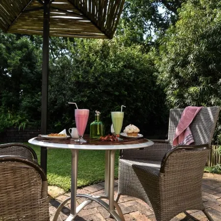 Rockfig Cottage for 2 People with Wonderful Private Terrace in Garden!