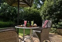 Rockfig Cottage for 2 People with Wonderful Private Terrace in Garden!