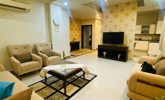 2Bedroom BahriaTown-Manzar Holiday Homes