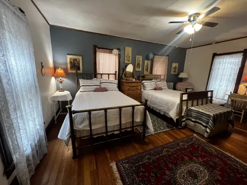 Heart's Desire Inn Hotels in Raton