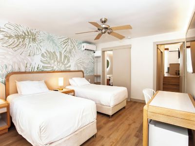 Hotel Cocoplum Beach