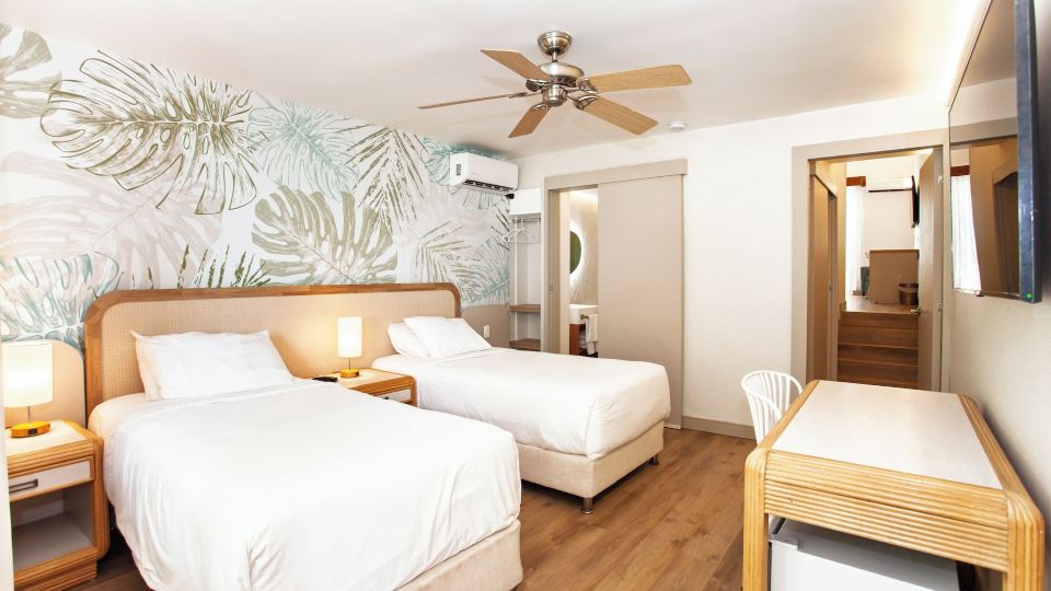 Hotel Cocoplum Beach