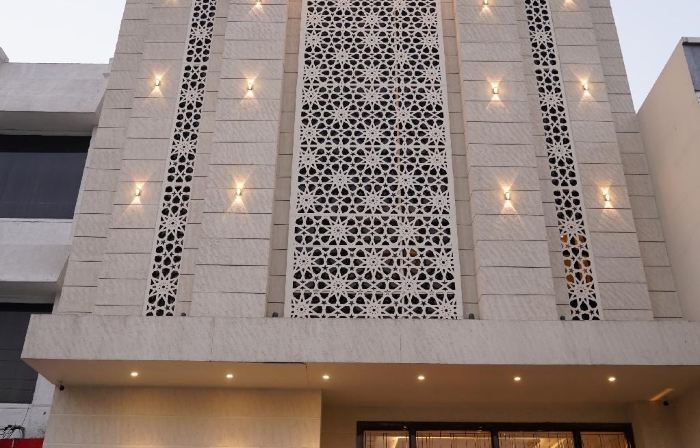 Royal 9 Hotel and Banquet