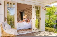 Muskoka Luxe Retreat with Pool Spa & Fire Pit Hotels in Mount Martha