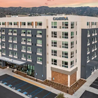 Cambria Hotel Burbank Airport Hotels near Hollywood Burbank Airport
