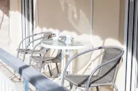 스타브로스 니아르코스 공원에서 아늑한 아파트