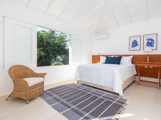 BZ76 Large House with 3 Suites and Private Pool