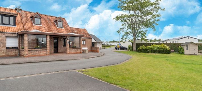 Chalet in de Haan Near Sandy Beaches Hotels in De Haan