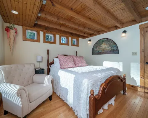 Huguenot Lake Front Cottage on Lake O' the Pines- 2 bedroom, 2 bath with a loft Hoteles en Condado de Upshur