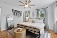 Luxurious 4Bd Near Downtown and Rdu, with Sunroom, Theatre, Games, & More!