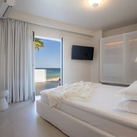 Akrogiali Beach Hotel Apartments