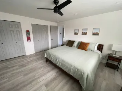 Hot Tub and Stunning Mountain Views - Blissful Spacious Villa Hotels in Murray