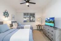 Rare NEW 2/2 Condo in Naples with Lake & Golf View! Home Away from Home