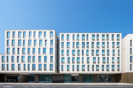 Adagio Access Gent Centrum Dampoort Отели рядом с достопримечательностью «Мост Святого Михаила»