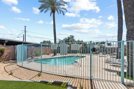 Viridian Biltmore Villa with Pool Отели рядом с достопримечательностью «Пистева Пик»