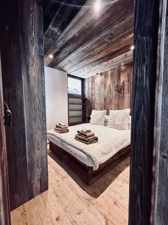 Central Cortina Newly Refurbished. 3’ from Freccia Nel Cielo  Cable Car. Отели рядом с достопримечательностью «Пять Башен»