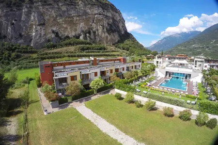 The Peace of the Lake - Happy Rentals