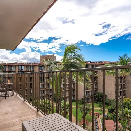 Modern & Polished Oceanfront Vistas