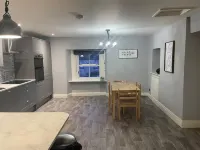 Cosy Apartment above Village Pub Hotel a Buxton