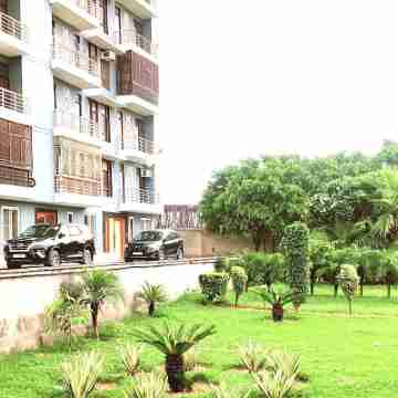 The Grand ND Resort- Kanha Tulsi Heights Behind Prem Mandir Hotel Exterior