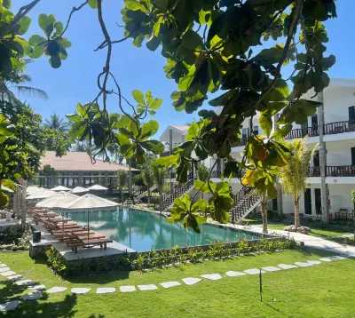 CHARM HON ROM RESORT Отели в г. 