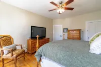 Westy House - old world charm with modern upgrades in this downtown victorian.