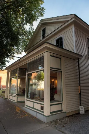 Vermont Downtown Oasis - Two Bedroom in Picturesque Downtown