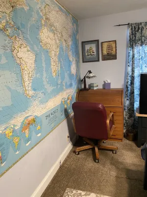 Lovely 2-bedroom apartment in Sandy with AC, WiFi  호텔