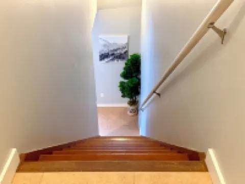 Charming Downtown Dayton Townhome with private garage