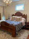 Entire Two story 4 bed/2 full bath. Historical home only steps to Centre college