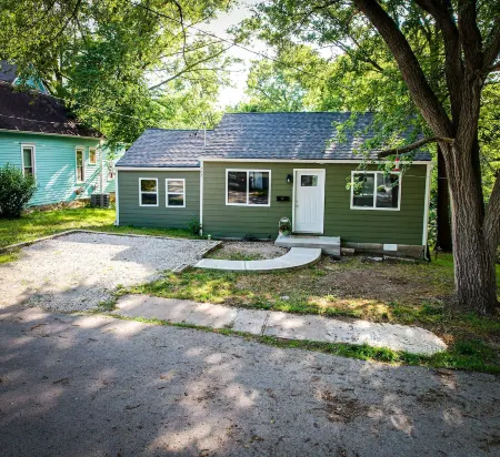 The Orchard House: Close to the Katy Trail, Truman Lake and Historic Downtown