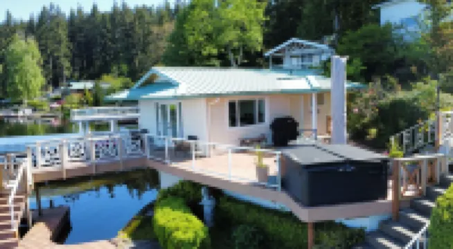 Unique Lake Goodwin Waterfront Cabin with Private Hot Tub and Boat Moorage