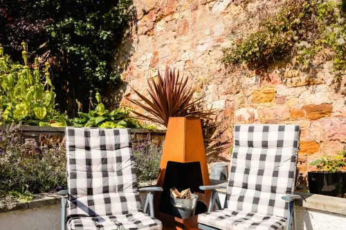 Luxury cottage with garden and parking in the heart of the village.  Sleeps 8.