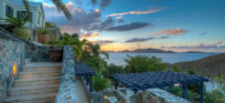 A private retreat just a short drive from beautiful beaches