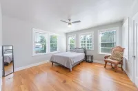 6 bedroom spacious living near downtown
