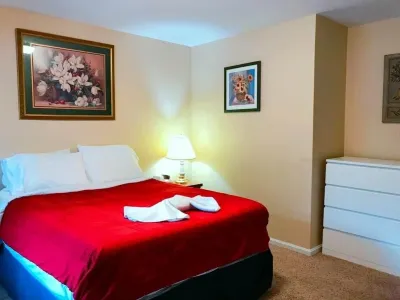 Beautiful apartment in Historical Downtown Location. Hotels near UNC Greensboro Graduate School
