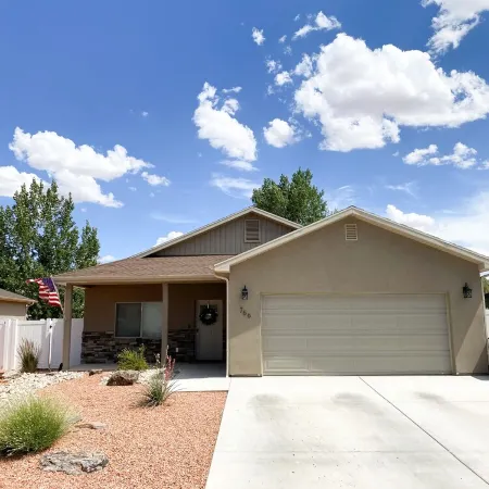 Casa Raiz is home as you adventure through Southern Utah & nearby National Parks