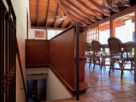 Casa Completa com Piscina em Condomínio Fechado, Área de Lazer e Muita Natureza