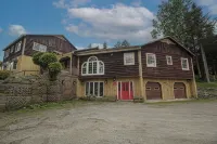 The Brown House. Indoor pool - Spa - Sauna - Gameroom