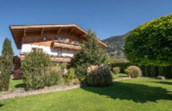 Landhaus Linden Apartment Paula, apartment in a prime location right on the golf course