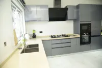 Exquisite extremely clean and cozy home 25 minutes from the airport