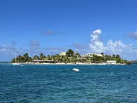 Luxury Beachfront Condo with Pool and Hot Tub