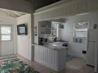 Adorable Remodeled Cottage-Ocean Front on Coco Bay-25% Fall Discount!