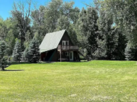 Creekside Cabin Near Salmon Idaho and the Salmon River